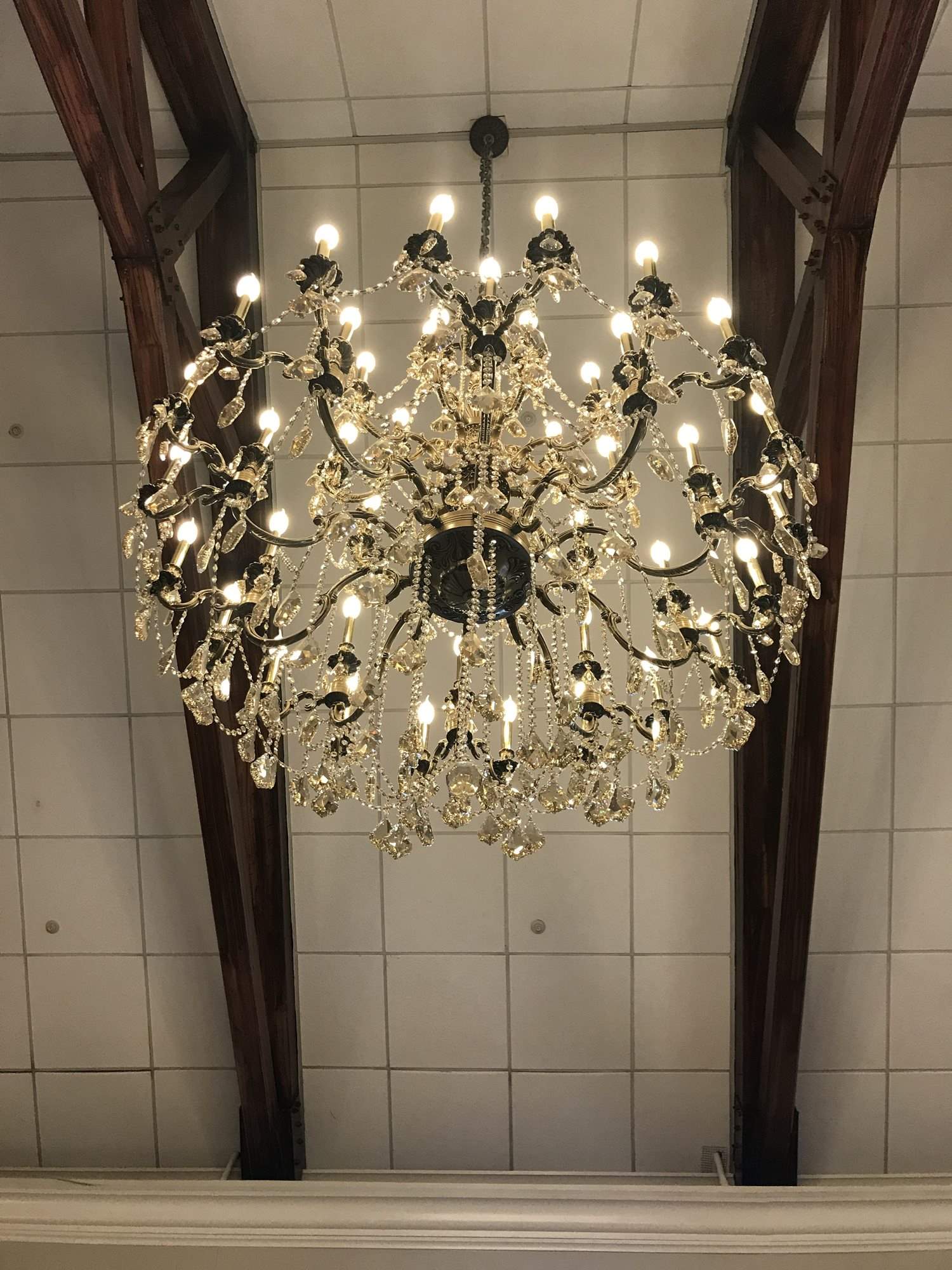 Chandelier 